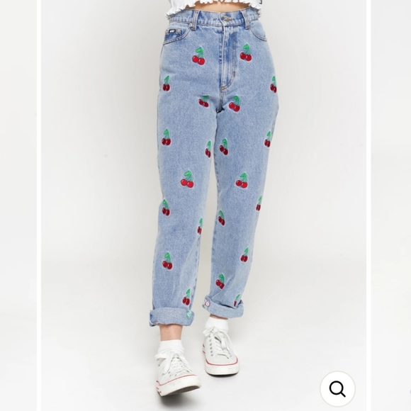 Minga Denim - MINGA Denim Cherry High Rise Mom Jeans